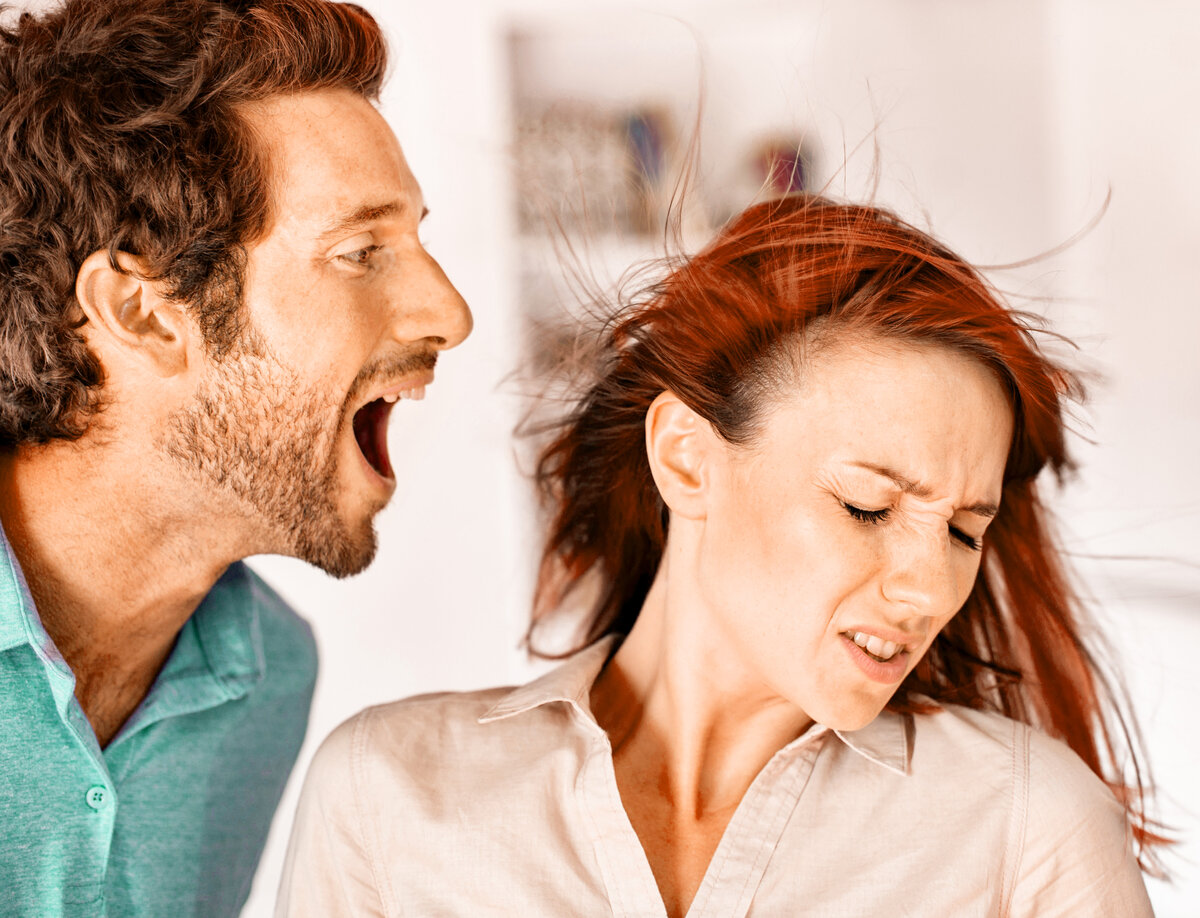 Два человека беседуют. Беседа с самим собой. Общение человека с самим собой. Мнение вслух. Диалог с самим собой.