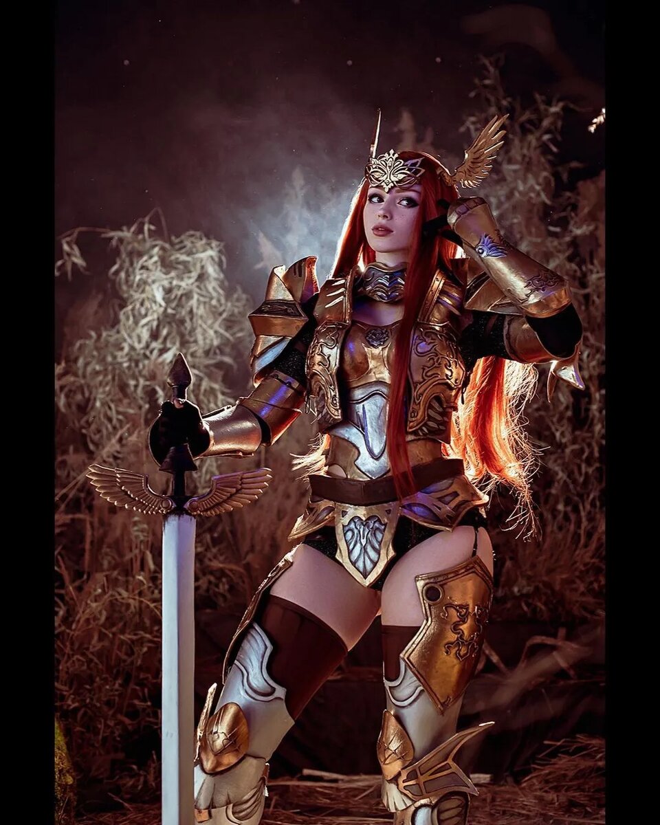 Косплей на персонажа Lineage II в сете ИК (Imperial Crusader Set). Косплеер: Мария Lady Melamory Давыдова.   📷