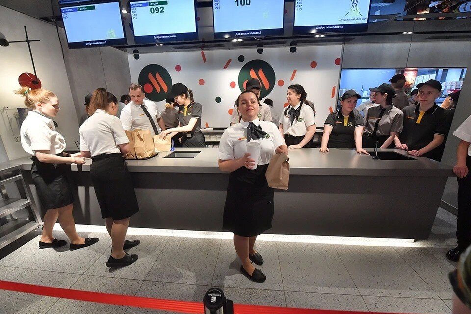     "Вкусно - и точка" работает в России с июня 2022 года. Владимир ВЕЛЕНГУРИН