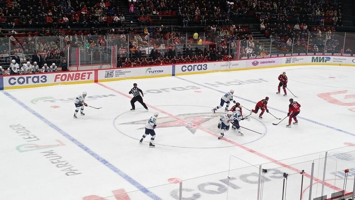     Матч завершился со счётом 5:4 в пользу омичей.