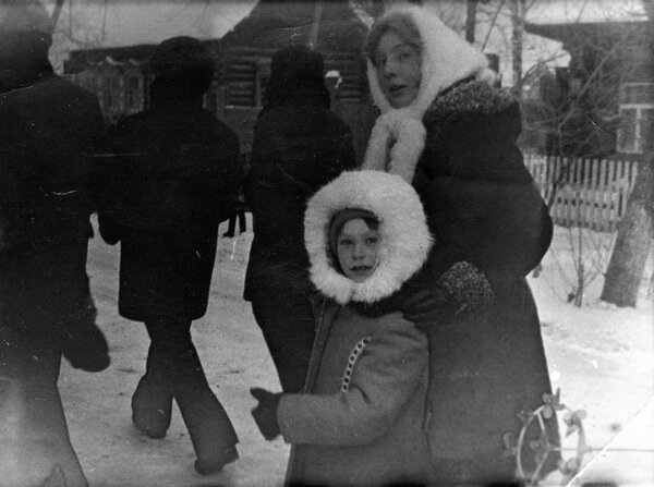 Фото из архива автора. 1977 год, Мы с сестрой