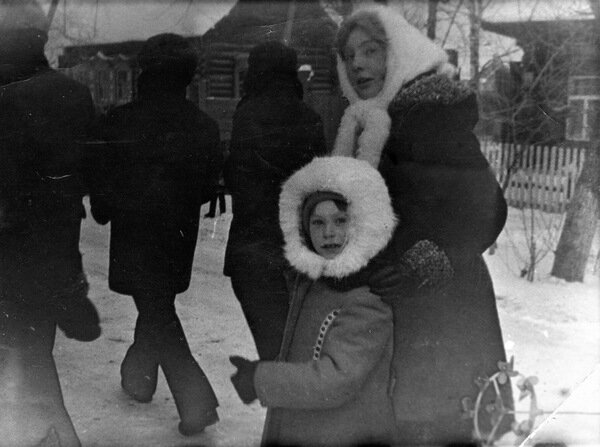 Фото из архива автора. 1977 год, Мы с сестрой