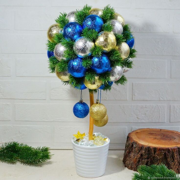 Новогодняя елка-топиарий из сизалевых шариков, цена грн - купить Новый год новые - Клумба