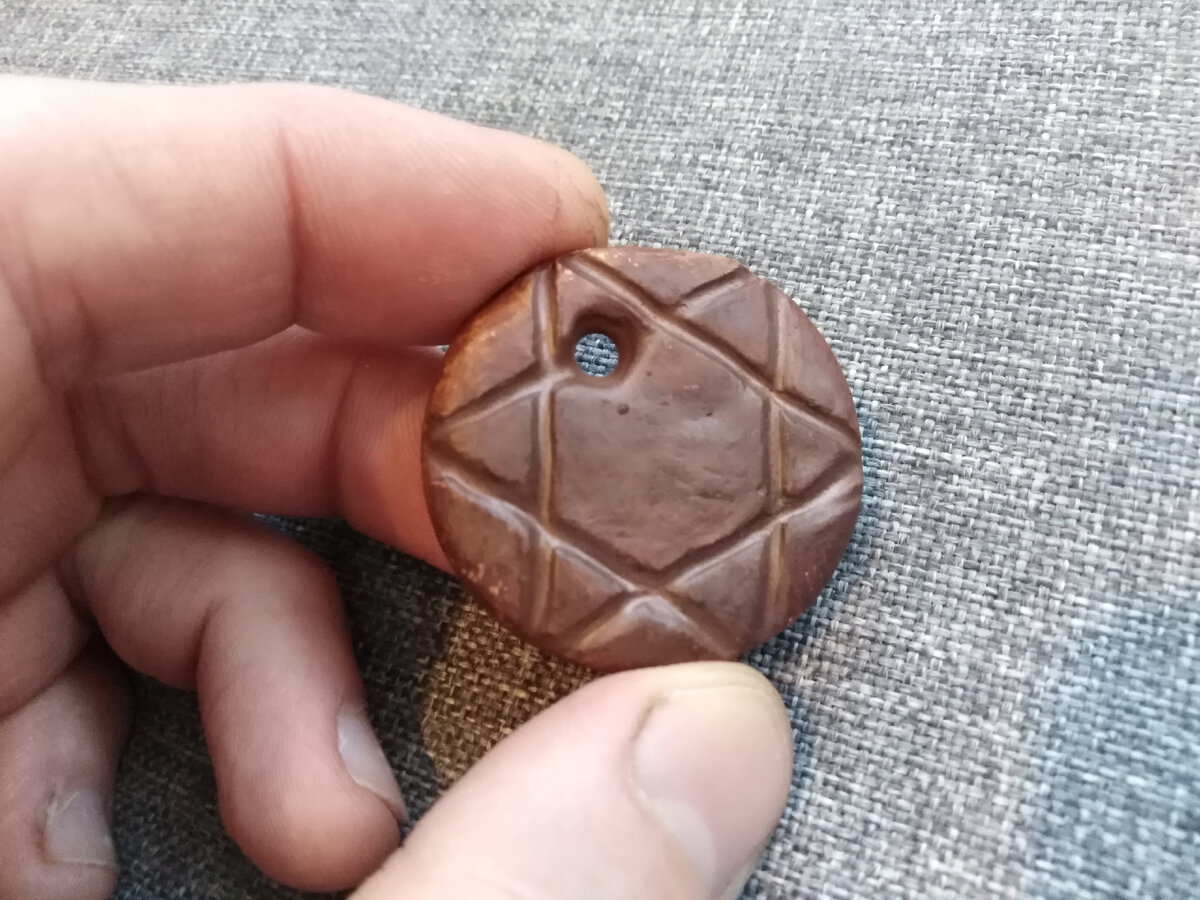Амулет из глины