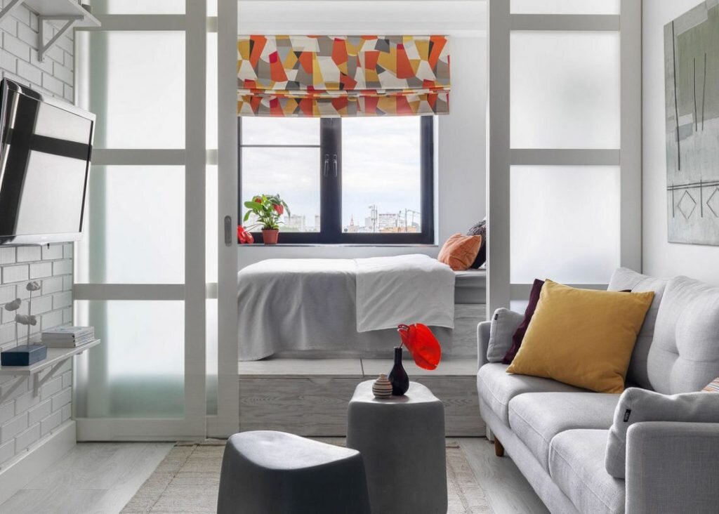 Из маленькой двушки сделали трёшку. Впечатляющее обустройство площади 43 кв.м.