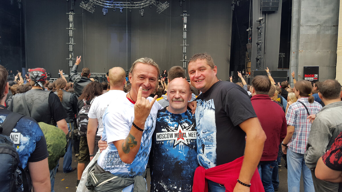 Я с друзьями на фестивале Moscow Metal Meeting в Зелёном театре Парка Горького 29.08.2015 г.