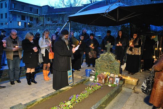 У могилы старца Гавриила (Ургебадзе) 