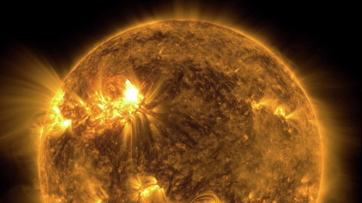    Вспышка M9.6 на Солнце 20 апреля 2022© NASA/SDO