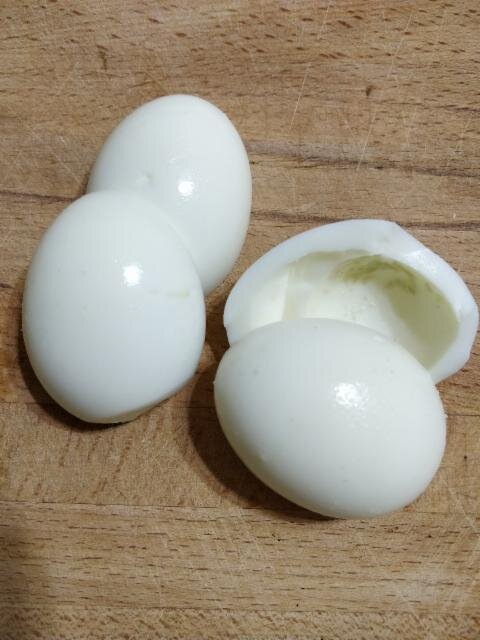 Куриное яйцо без белка