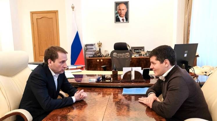    yanao.ru Министр природных ресурсов и экологии РФ Александр Козлов и губернатор ЯНАО Дмитрий Артюхов