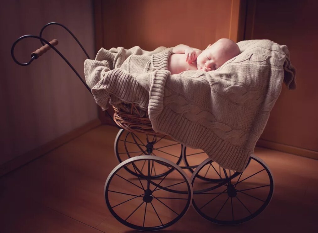 К чему снятся дети на улице. Новорожденный в коляскк. Коляска "малыш". Малыш в коляске красивый. Младенец в красивой коляске.