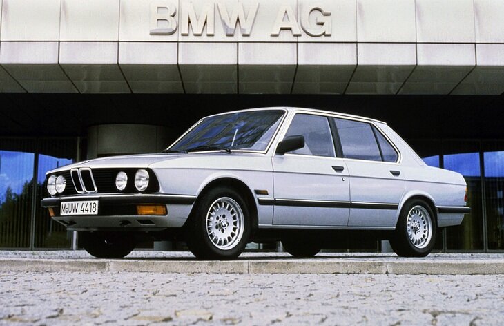 Седан BMW пятой серии второго поколения (E28), 1981–1987