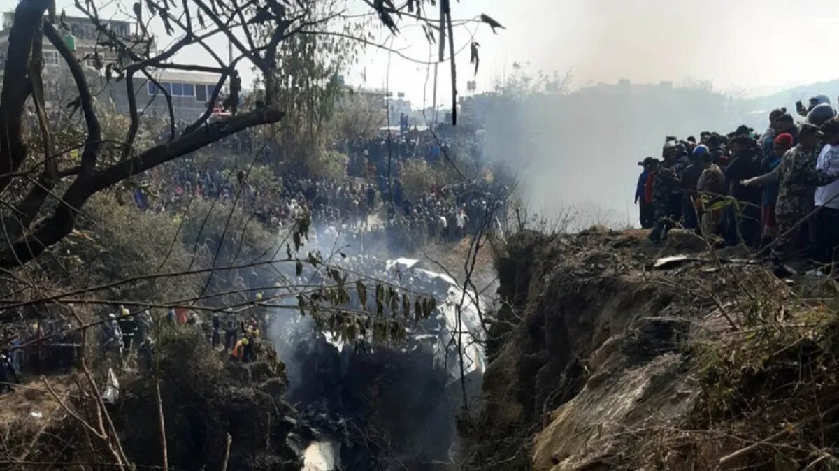 В Непале рухнул самолет с 68 пассажирами на борту. В самолёте было 4  гражданина РФ | Весь Искитим | Дзен