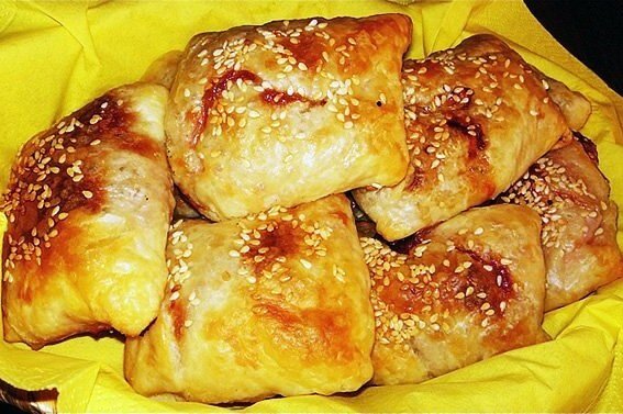    Отбивные в слоеном тесте