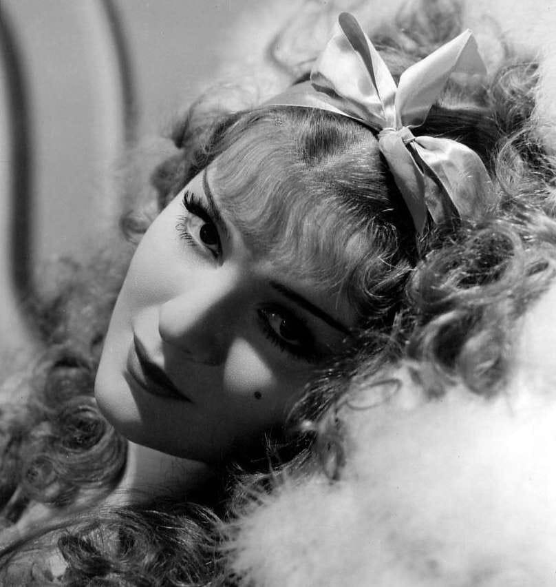 Анель Петровна Фесак.