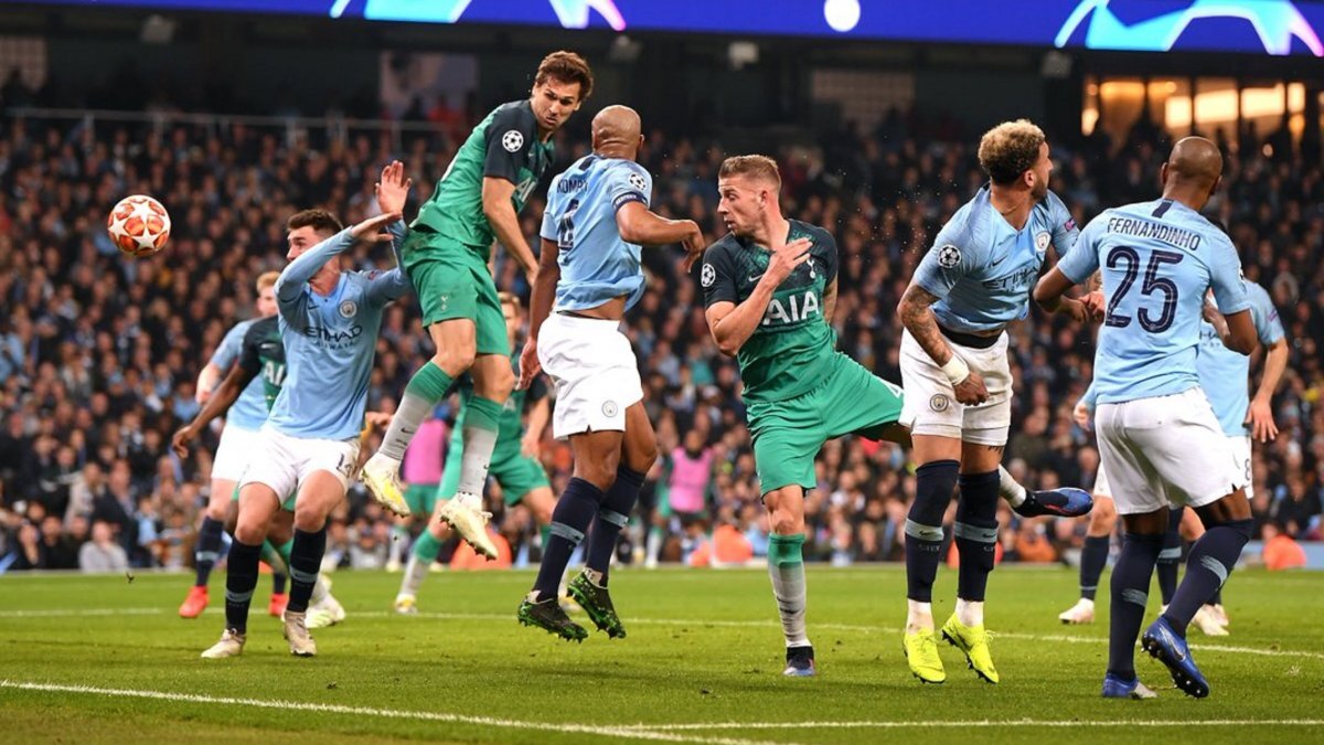 Тот самый спорный гол Фернандо Льоренте. Источник фото: football24.ua