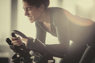 Короткие серии упражнений могли бы существенно укрепить наше здоровье.КРЕДИТ:ISTOCK