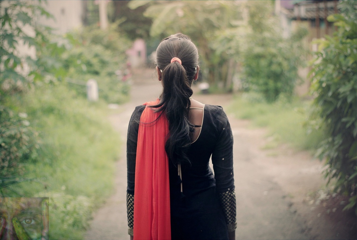 Никто не будет спрашивать, куда и зачем она собралась