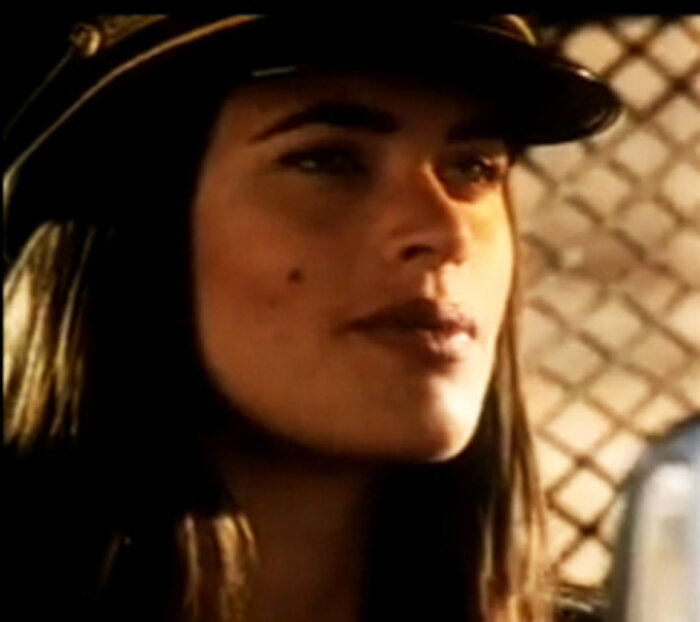 Девушка-полицейский из рекламного ролика Stimorol девяностых годов