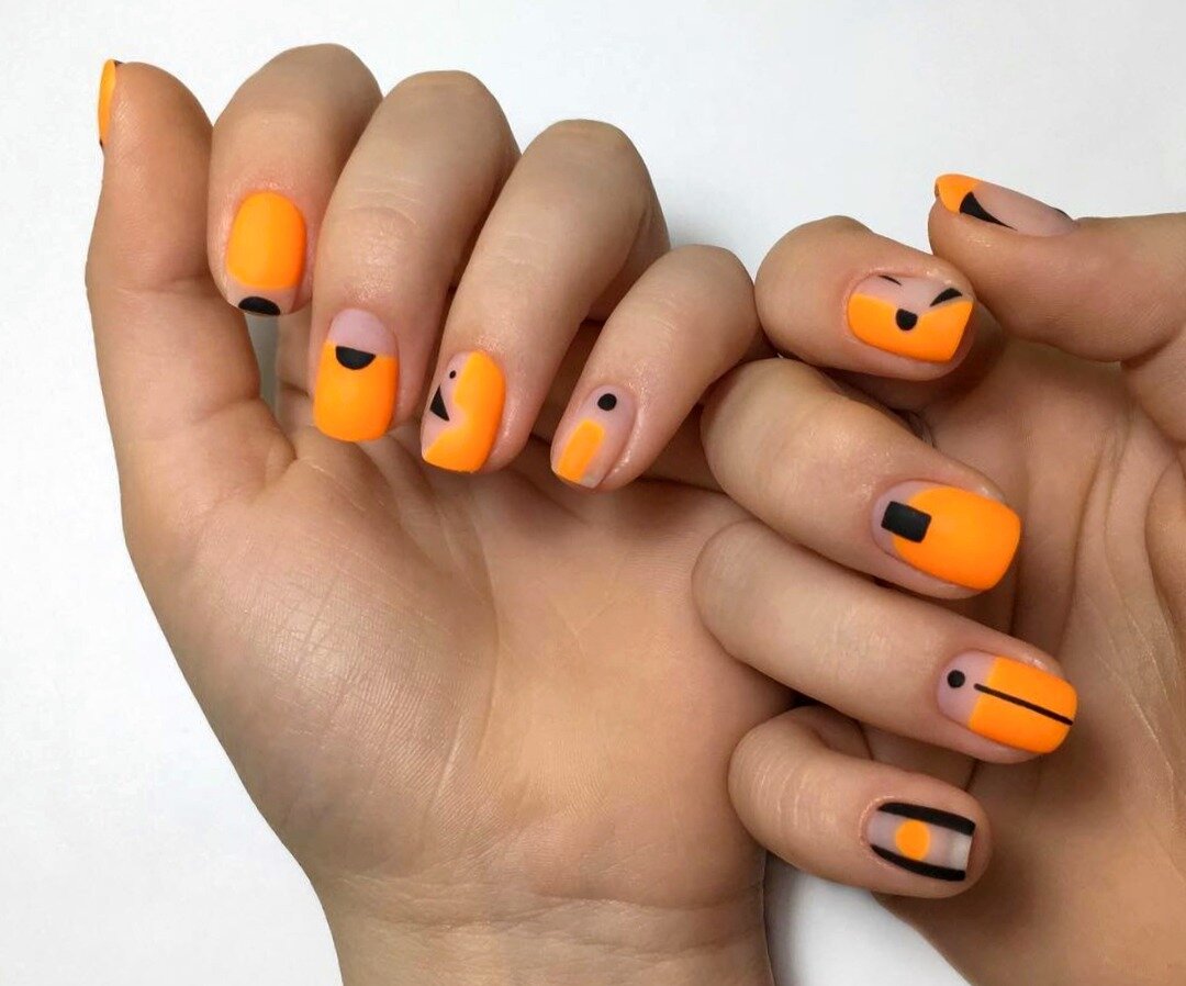Ярко оранжевый маникюр на короткие ногти (74 фото)