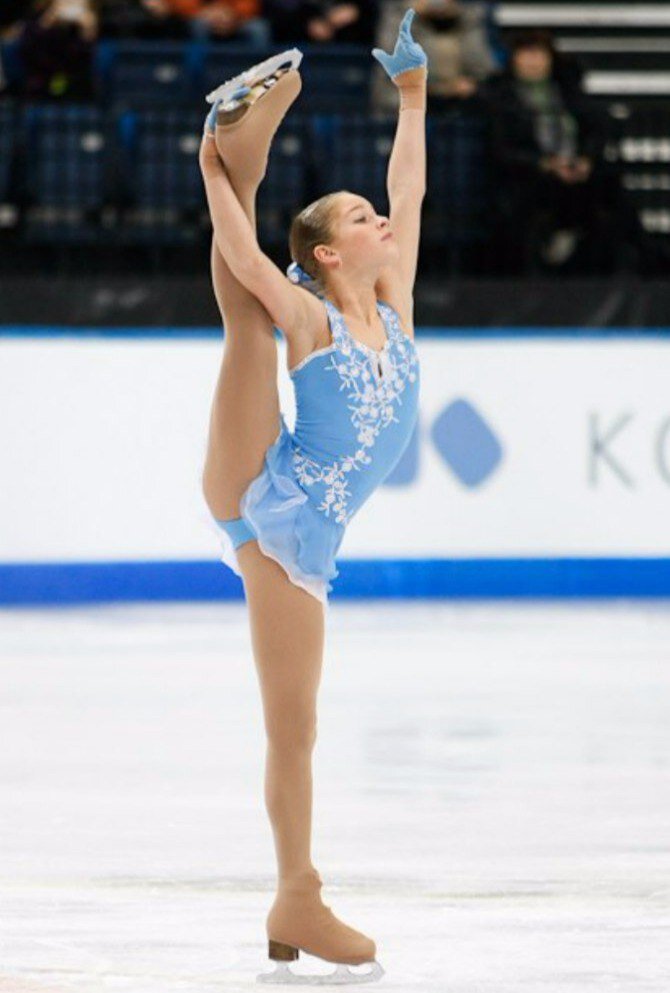 Фотографии Юлии Липницкой взяты со стены её группы ВК