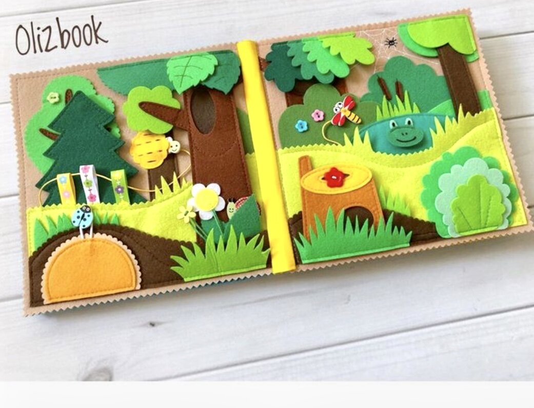 Мягкие книжки отлично влияют на развитие мелкой моторики. С ними можно начать знакомить ребёнка с 3-х месяцев.