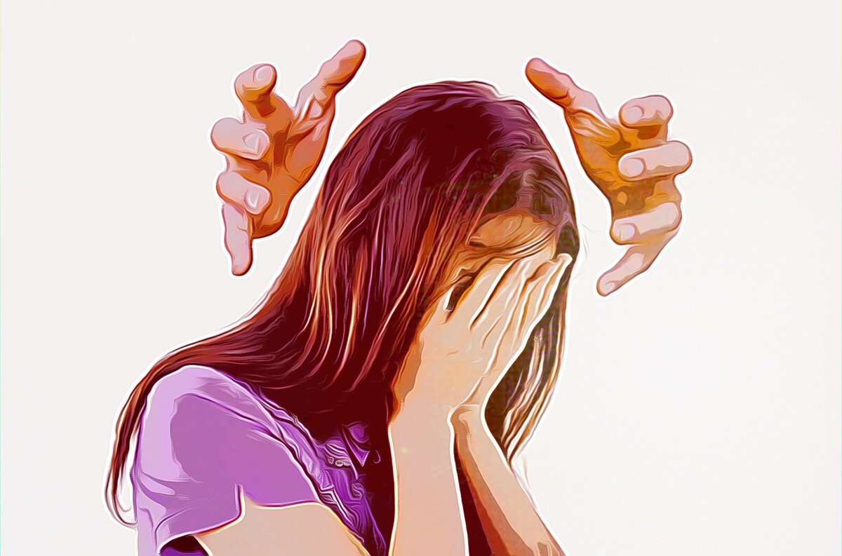 Ей тяжело это осознать. За что? 