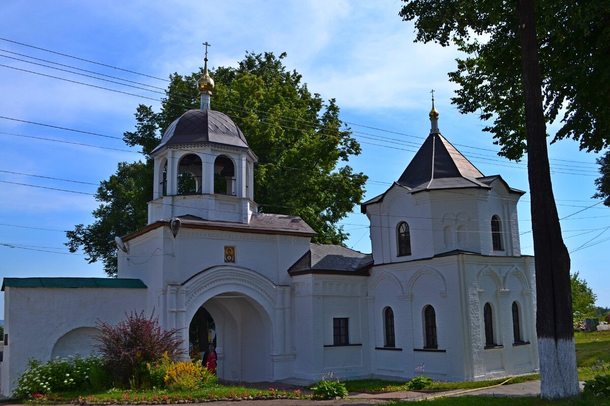 Святые ворота Феодоровского монастыря