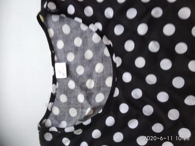 так платье выглядело до переделки