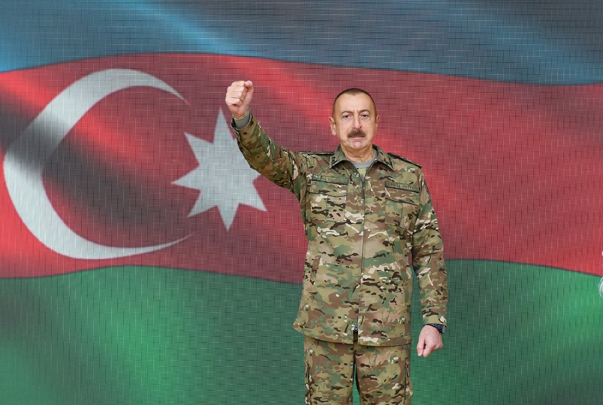 Президент Азербайджана Алиев. Картинка взята из источника: https://azertag.az/files/galleryphoto/2020/3/1604837440584227627.jpg.