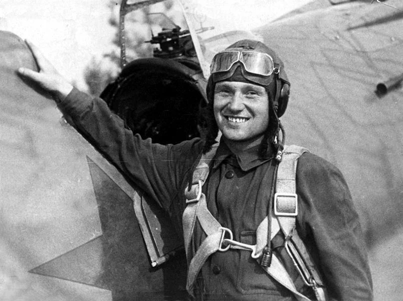 Костылев в начале войны у своего И-16