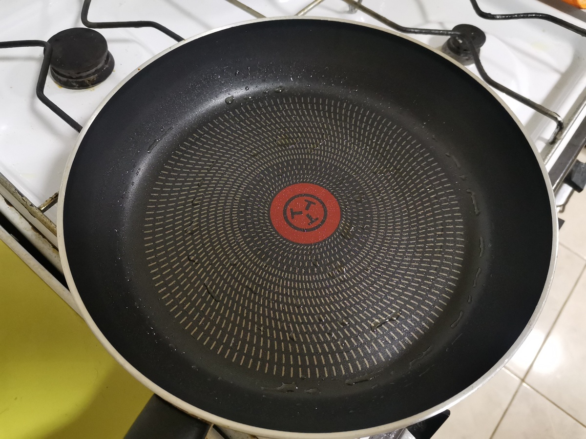 Обязательно смазываем а не наливаем кружкой))) 