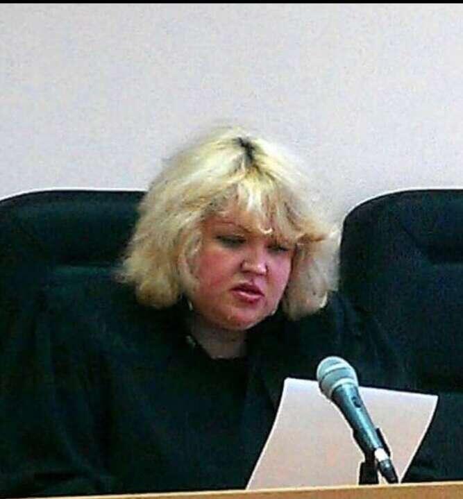 Судья Репникова. Народ должен знать своих героев в лицо.
