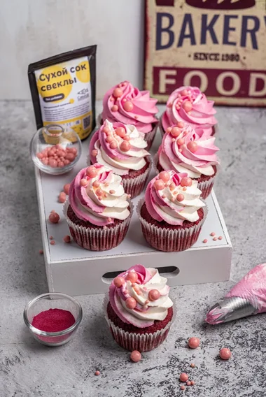 Изящные капкейки "Малиновый бархат", которые обязательно у вас получатся по этому рецепту!