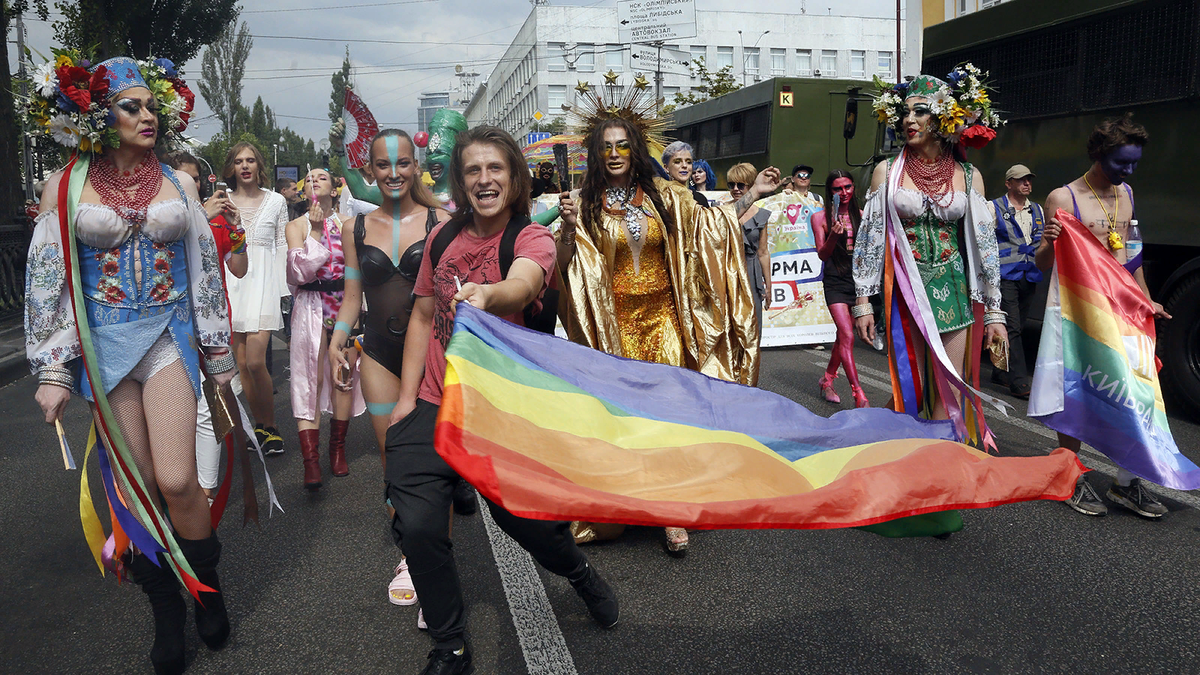 первый парад гей парад фото 14
