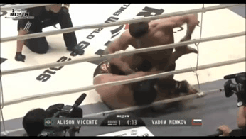 В своем последнем бою в Японии Вадим Немков нокаутировал бразильца Алисона Висенте всего за 55 секунд