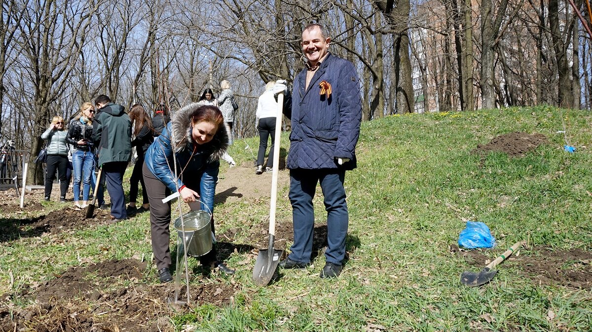 В Таганроге Глава города снова в рабочие часы была замечена на непрофильной  работе | Дневник Таганрога | Дзен