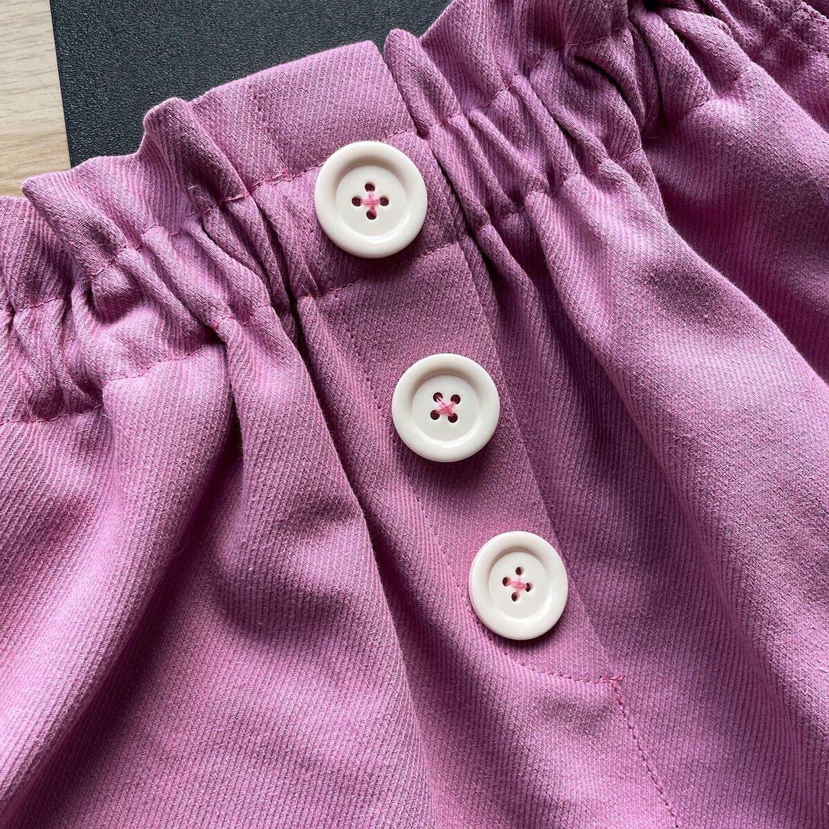 Пуговицы на ложном гульфике