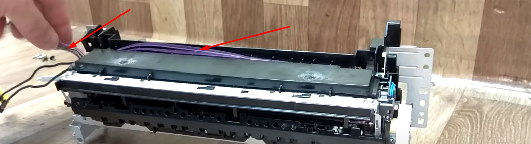 Снимаем пластиковую заглушку