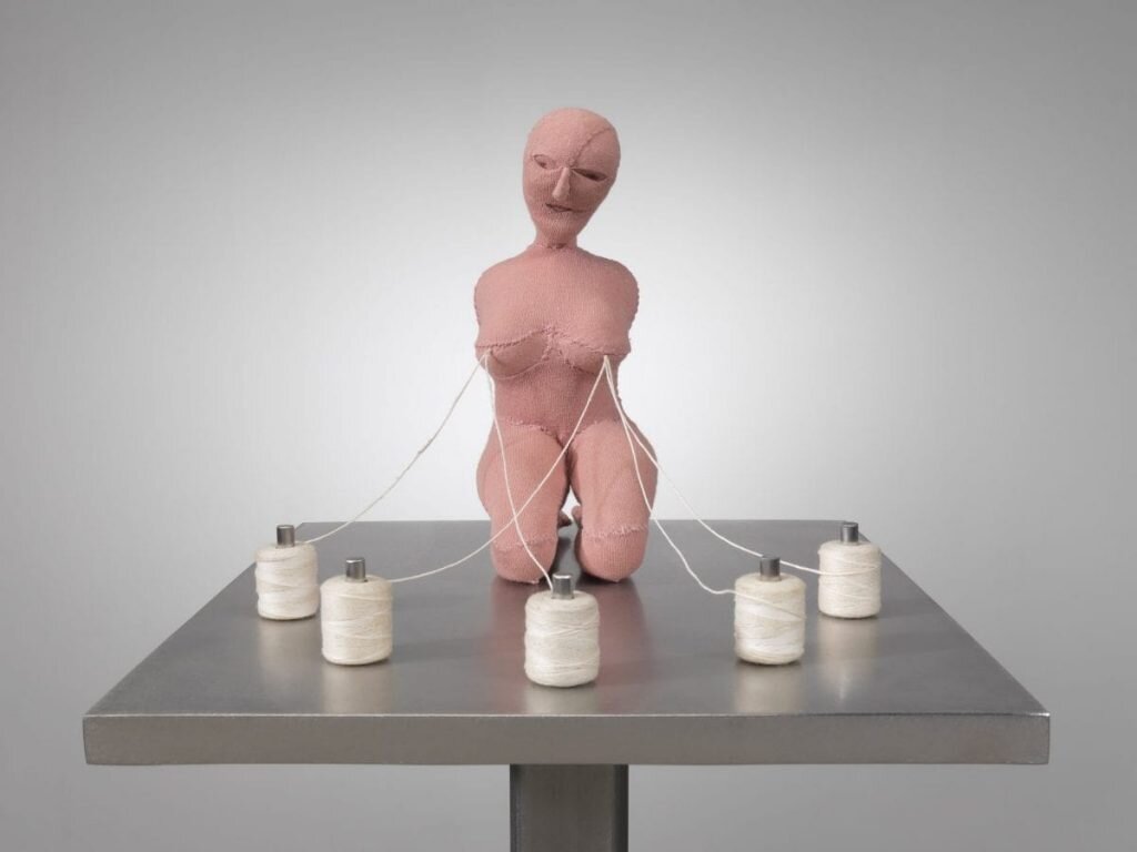 Луиза Буржуа «Добрая мать», 2003 © The Hayward Gallery