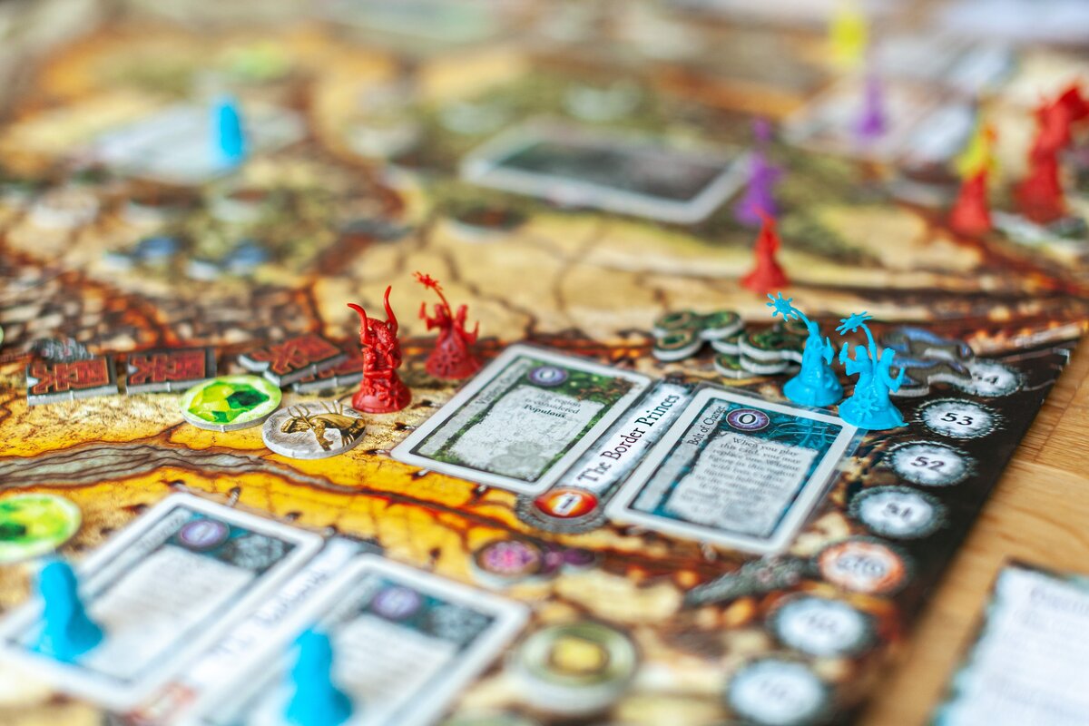 Лучшая игра Эрика Ленга. Хаос в старом Мире | Thatsmyboardgame - настольные  игры для всей семьи | Дзен