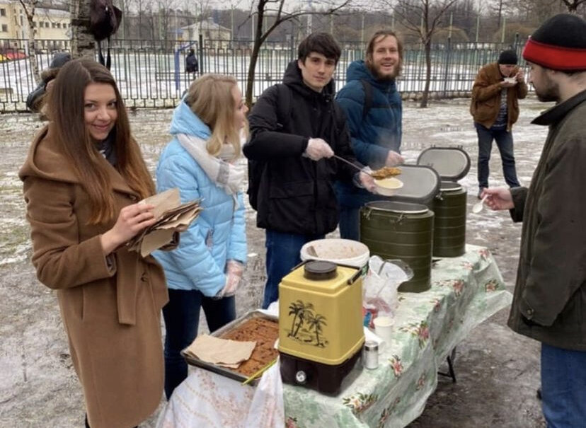 Бесплатные обеды для нуждающихся