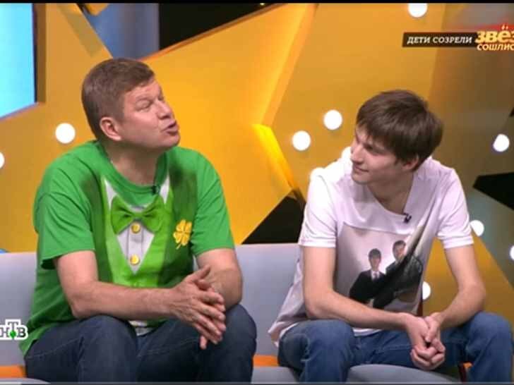Дмитрий Губерниев с сыном. Фото: кадр из программы "Звезды сошлись"