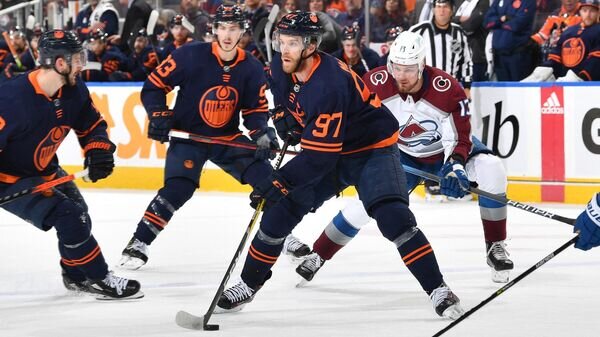    Эпизод матча "Эдмонтон Ойлерз" - "Колорадо Эвеланш"© Фото : nhl.com/oilers