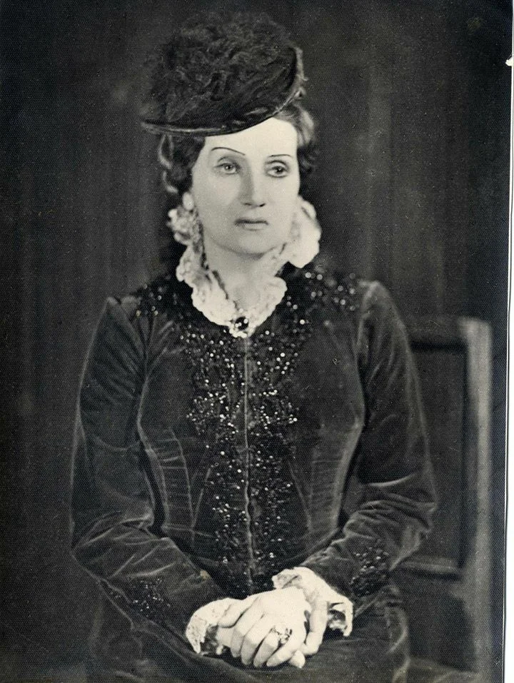 Алиса Коонен в роли Кручининой ("Без вины виноватые" А.Островского). 1944 г.