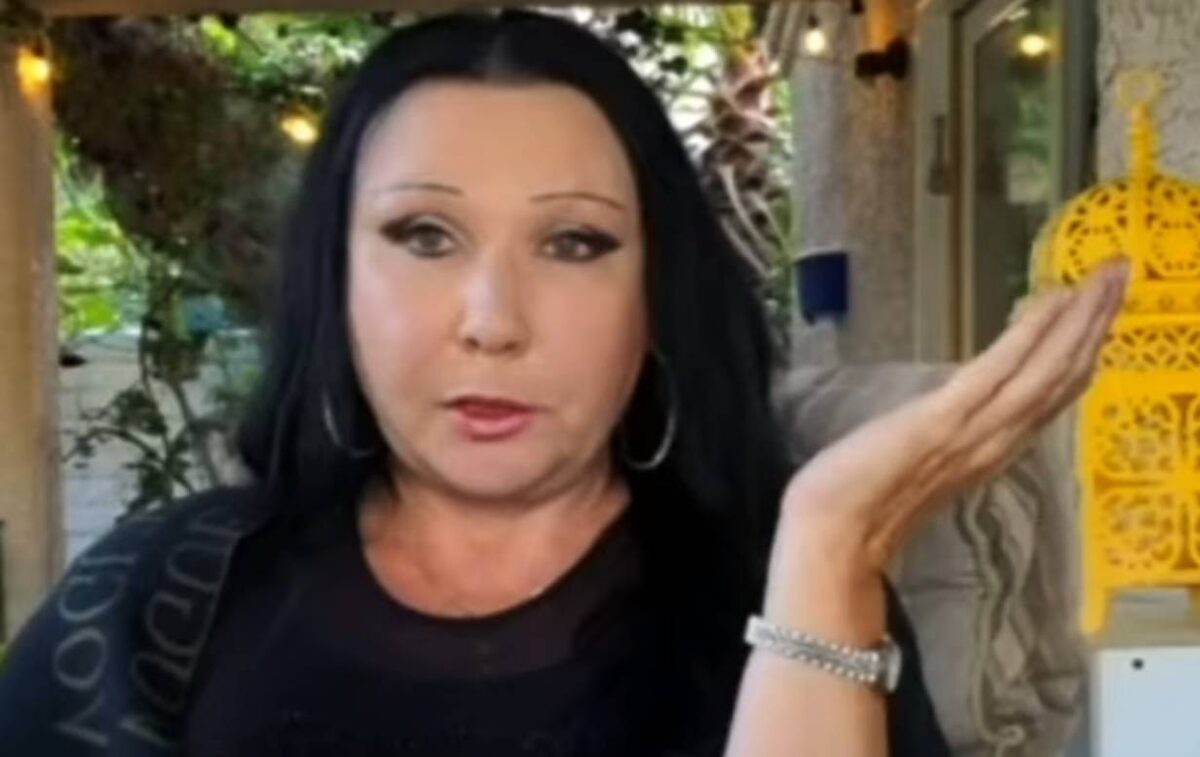    Наталья Грозовская попыталась защитить бывшего мужаКадр из видео
