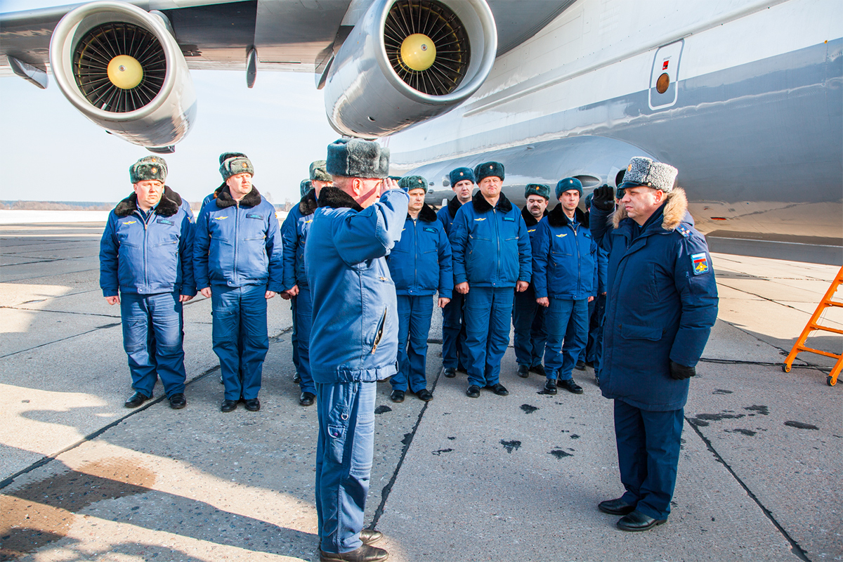 Военный летчик ил-76. ВТА ил-76 Таганрог. Ил 76 Иваново экипаж. ВТА ВКС. Военно воздушная служба