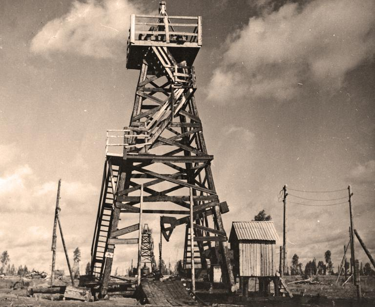 Нефтяная вышка на р. Ухта, 1929 г.