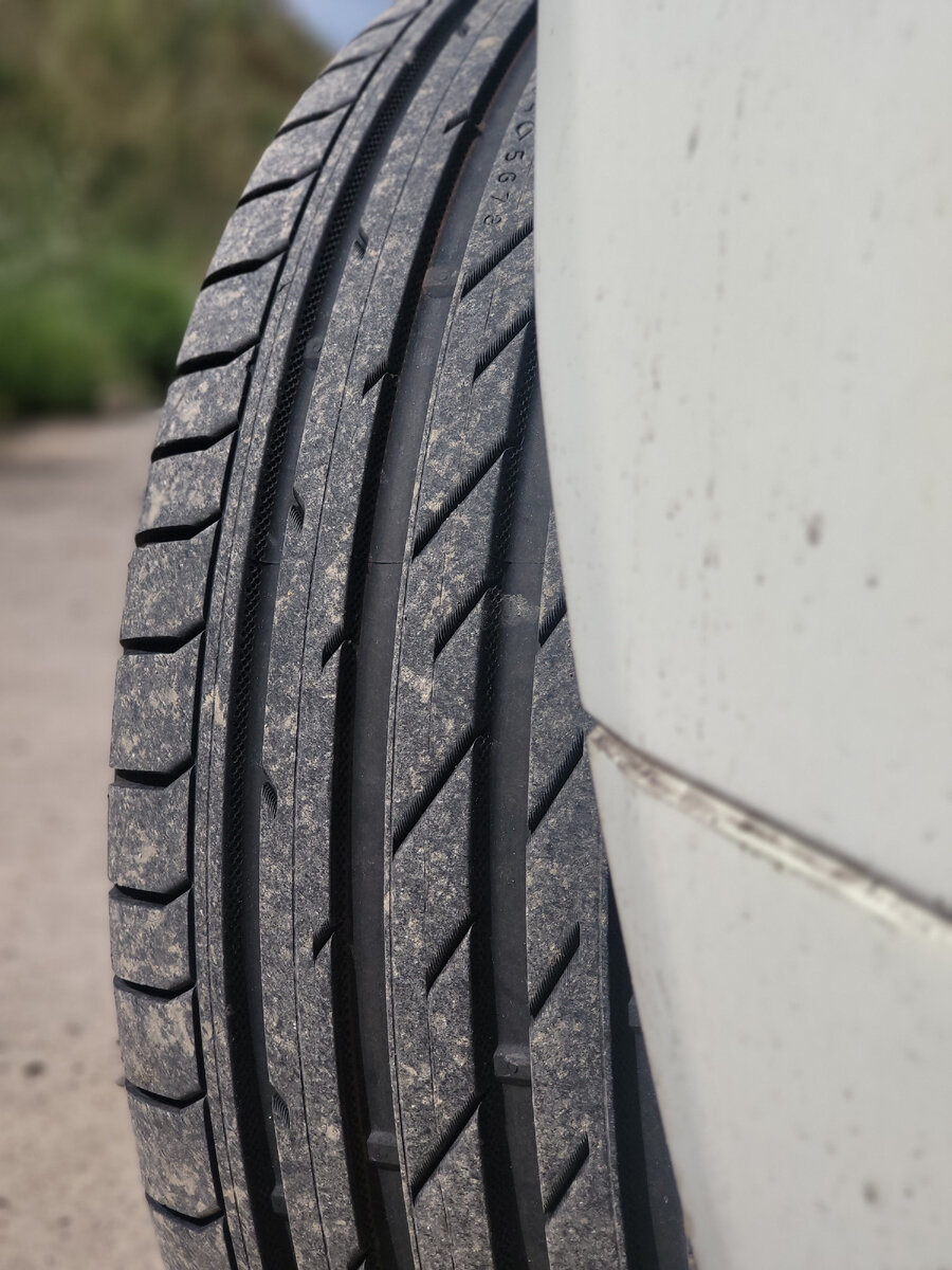 Nokian sz2. Ikon Tyres Nordman SC.