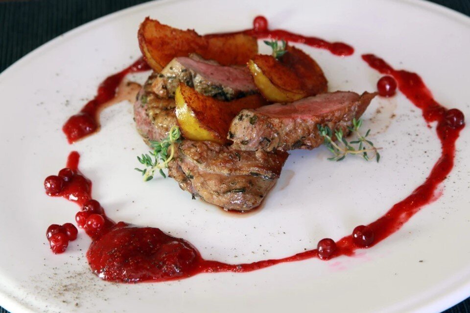     Мясные блюда предложат в тушеном, жареном или запеченном виде Олег УКЛАДОВ